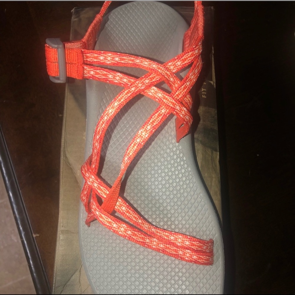 Chaco zcloud island tango size 10/11